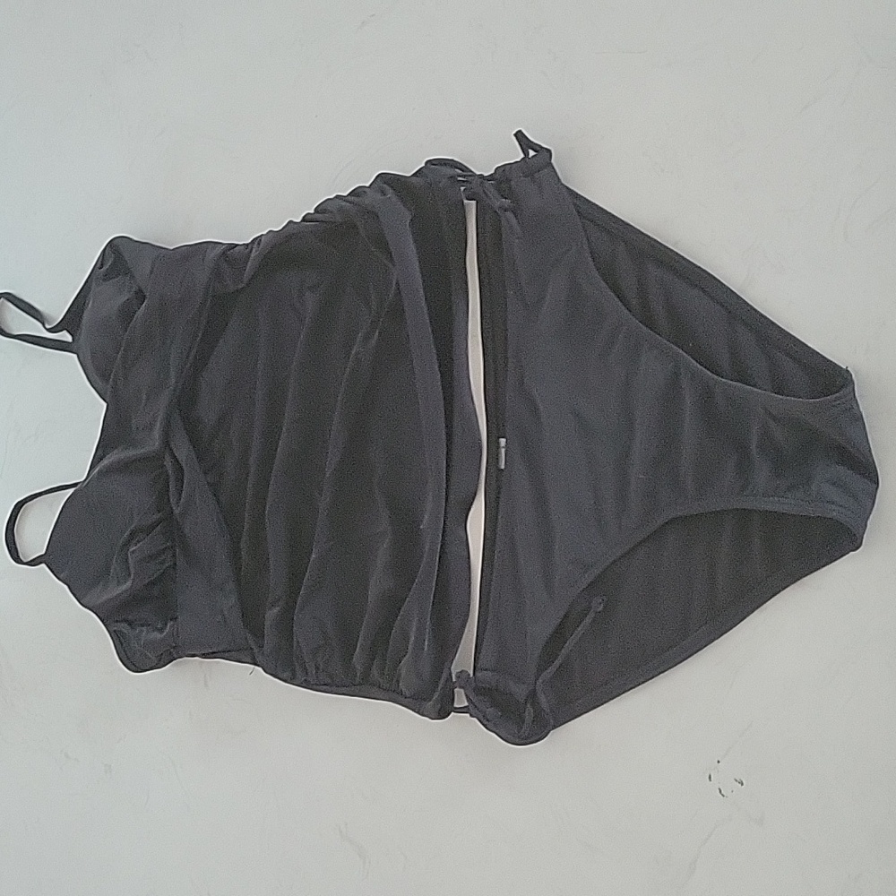 Maternity swim top small and bottoms medium